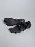 Split-Toe Five-Finger Training Shoes in black - front view